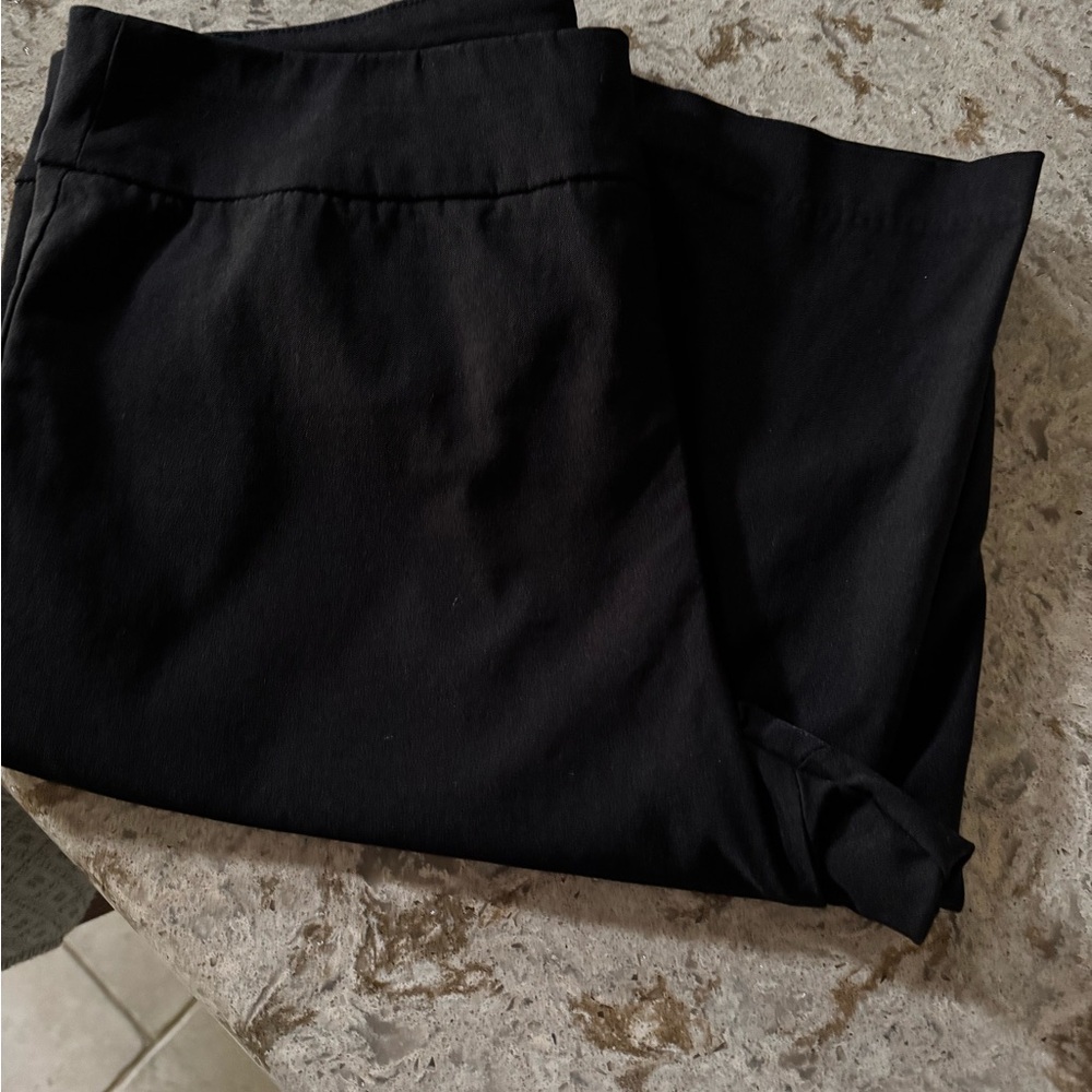 Chico’s so slimming pull on shorts